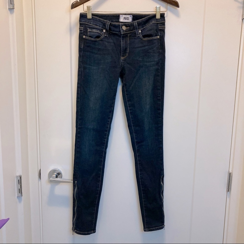 PAIGE Sz 27 Comfort Skinny Dark wash Zipper on Hem Stretchy